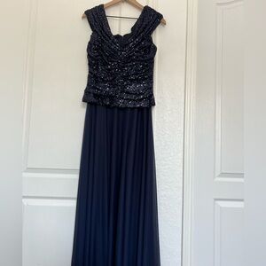 CACHET Women’s Formal Gown | navy | 10